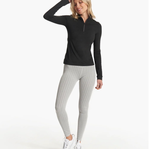 Vuori | Essential Half Zip Pullover - Picture 2 of 8